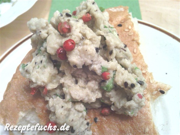 Auberginendip mit Fladenbrot