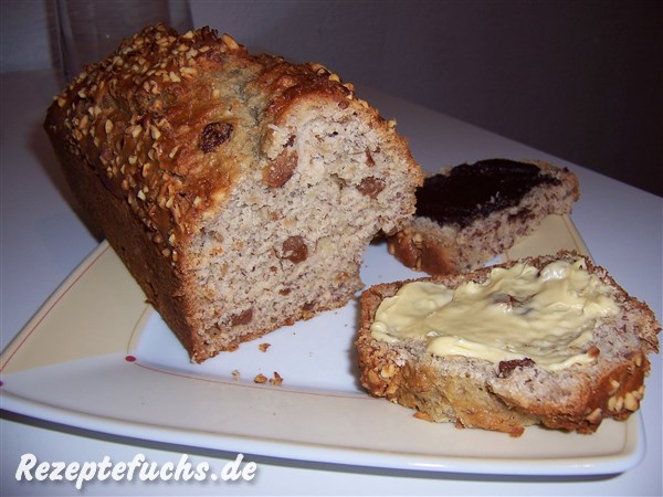 Bananenbrot, mit weißem und dunklem Schokoaufstrich