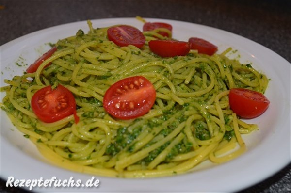 Feldsalat-Erdnuss-Pesto