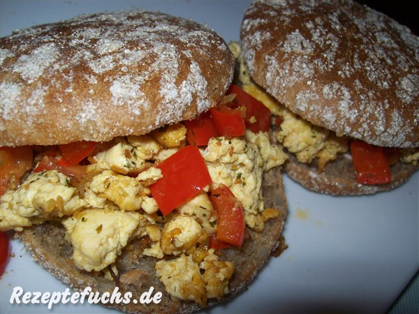 Gebratener Tofu auf Brötchen