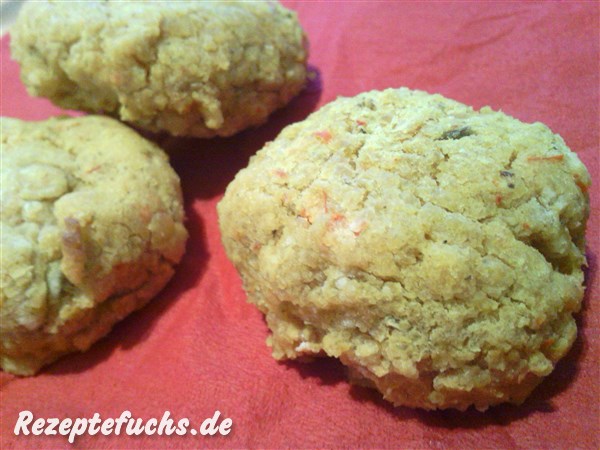 Linsenbällchen mit Joghurtsoße und Paprika