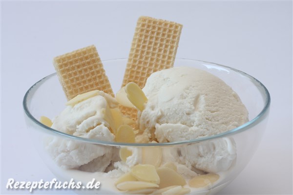 Mandel-Kokos-Eis