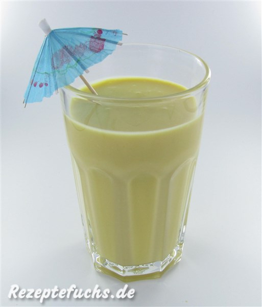 Mango-Lassi mit Schirm