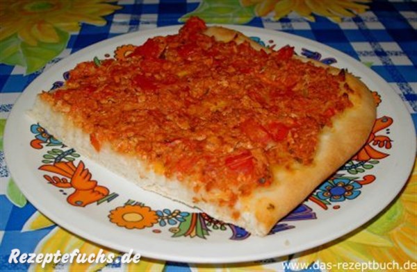 Pizza Bolognese