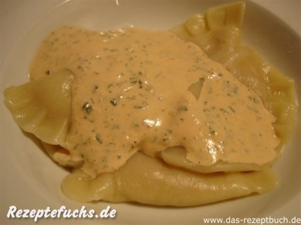 Ravioli mit Käse-Sahne-Soße