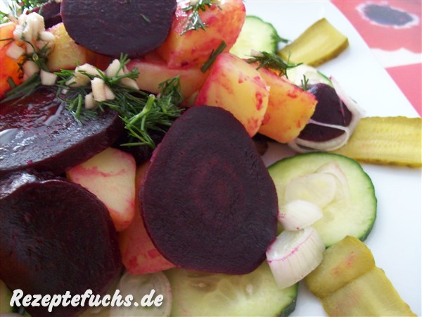 Rote-Bete-Kartoffelsalat mit Dilldressing