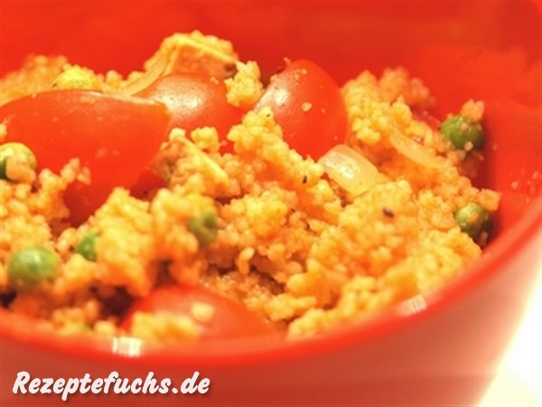 Scharfer Couscous-Salat mit Nuss-Tofu