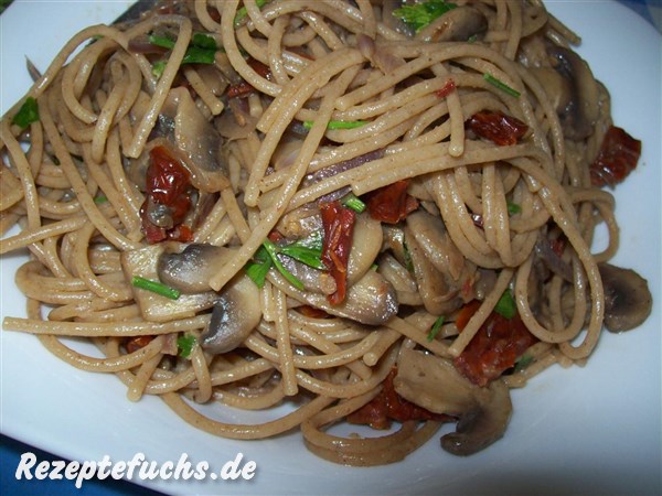 Spaghetti mit Sahnechampignons