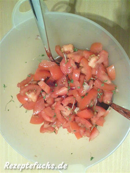 Tomatensalat mit Kresse