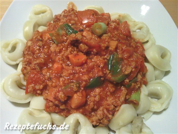 Tortellini mit Gemüse-Bolognese