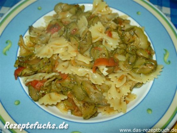 Zucchini-Tomaten-Farfalle 2