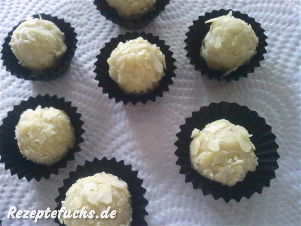 weiße Pralinen mit Mandeln