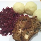 Gefüllter Linsenbraten mit Knödeln und Rotkohl