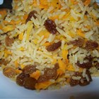 Süßer Plov (mit Möhren und Rosinen)