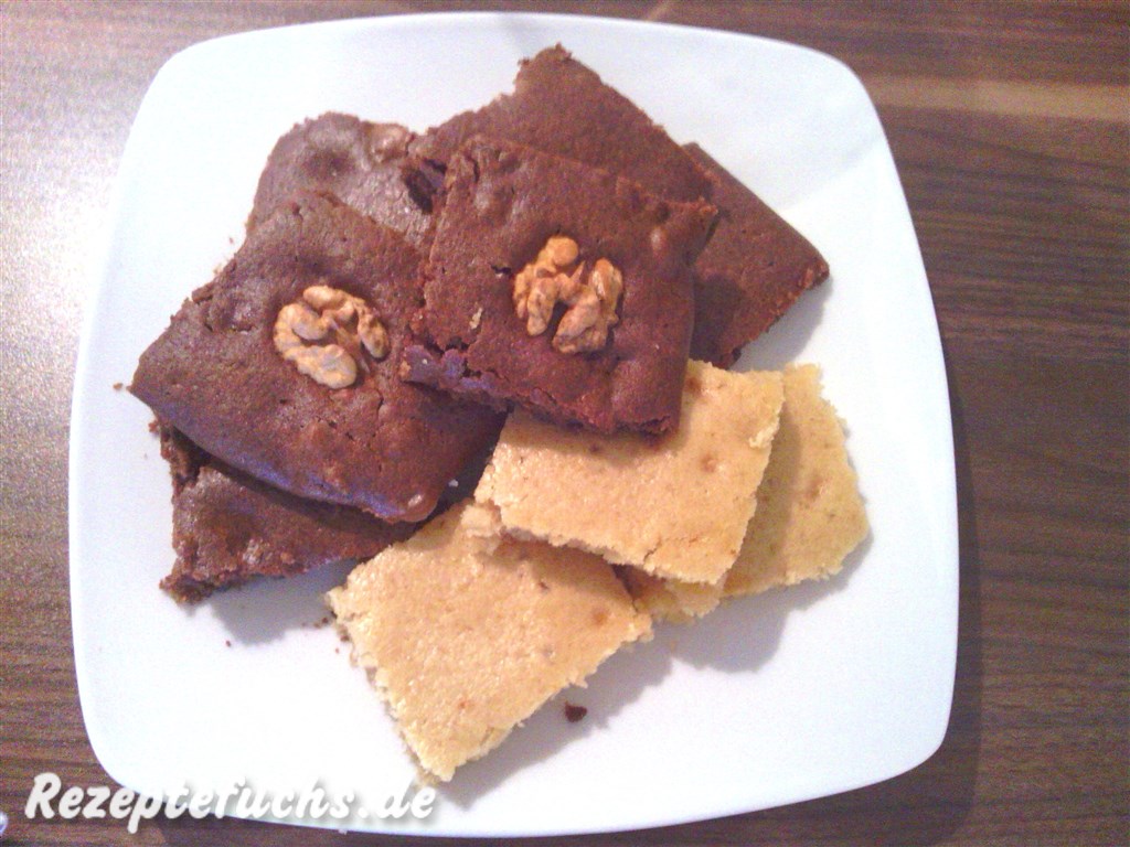 Brownies mit Walnuss, Cranberries und Marzipan