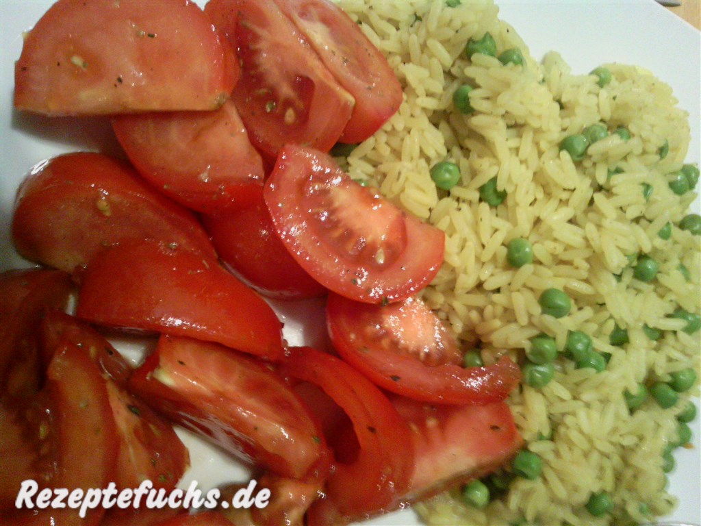 Curryreis mit Tomatensalat