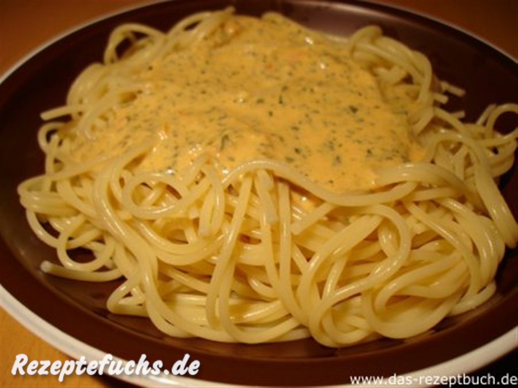 Spaghetti mit Tomaten-Käse-Soße