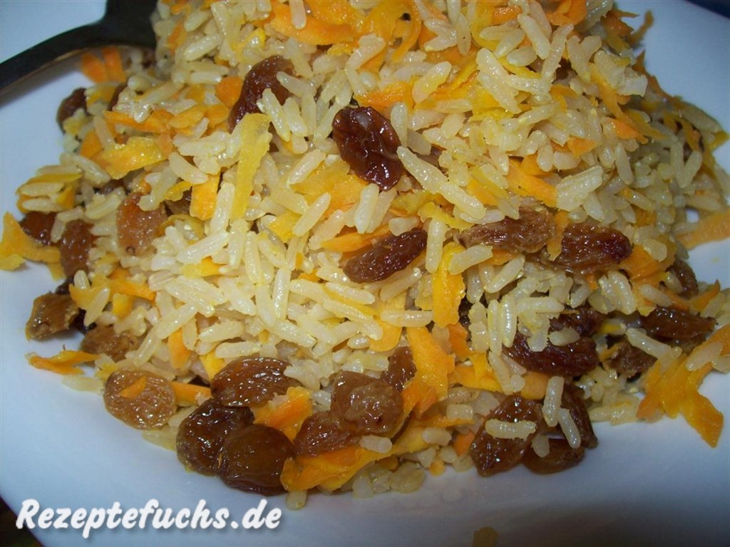 Süßer Plov (mit Möhren und Rosinen)