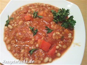 Bohneneintopf mit Tomaten, Paprika und Möhre