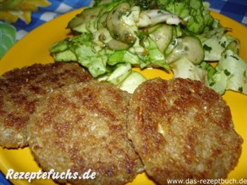 Grünkernbratlinge mit Salat