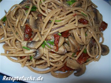 Spaghetti mit Sahnechampignons