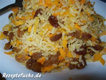 Süßer Plov (mit Möhren und Rosinen)