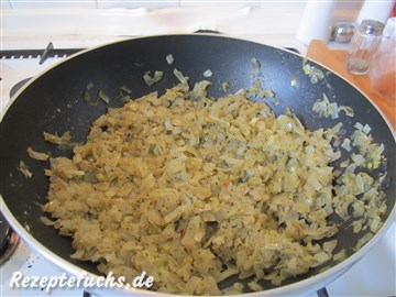 Zwiebeln, Äpfel und Gewürze